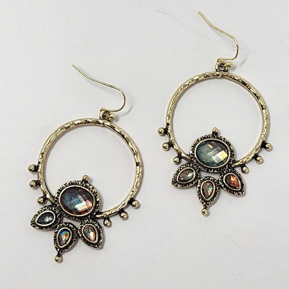 Gold Boho Queen Labradorite Earrings - Picture 3 of 6